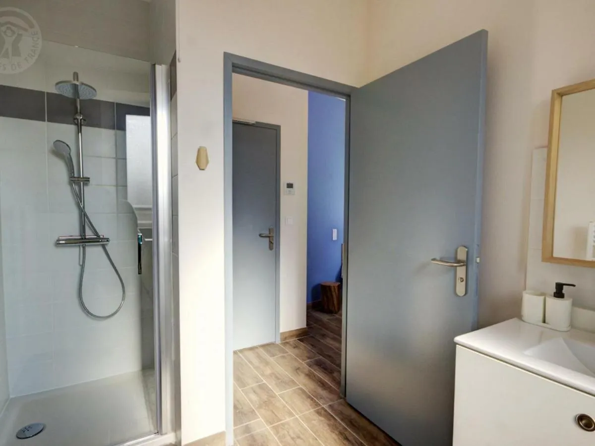 Gite Lumineux Avec Jardin, Jacuzzi, Et Equipements Modernes, Ideal Pour Sejours En Famille Ou Entre Amis - Fr-1-496-234 Montchal