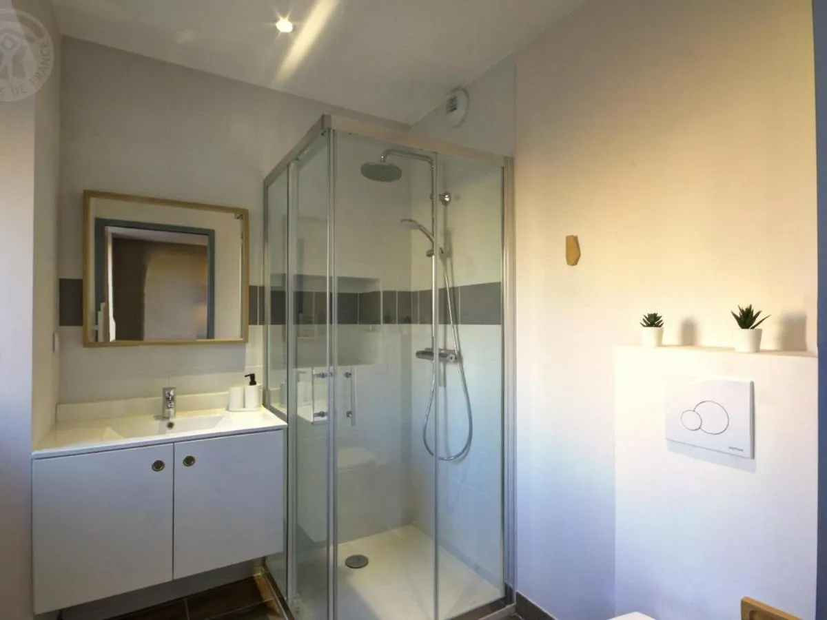 Holiday home Gite Lumineux Avec Jardin, Jacuzzi, Et Equipements Modernes, Ideal Pour Sejours En Famille Ou Entre Amis - Fr-1-496-234 Montchal