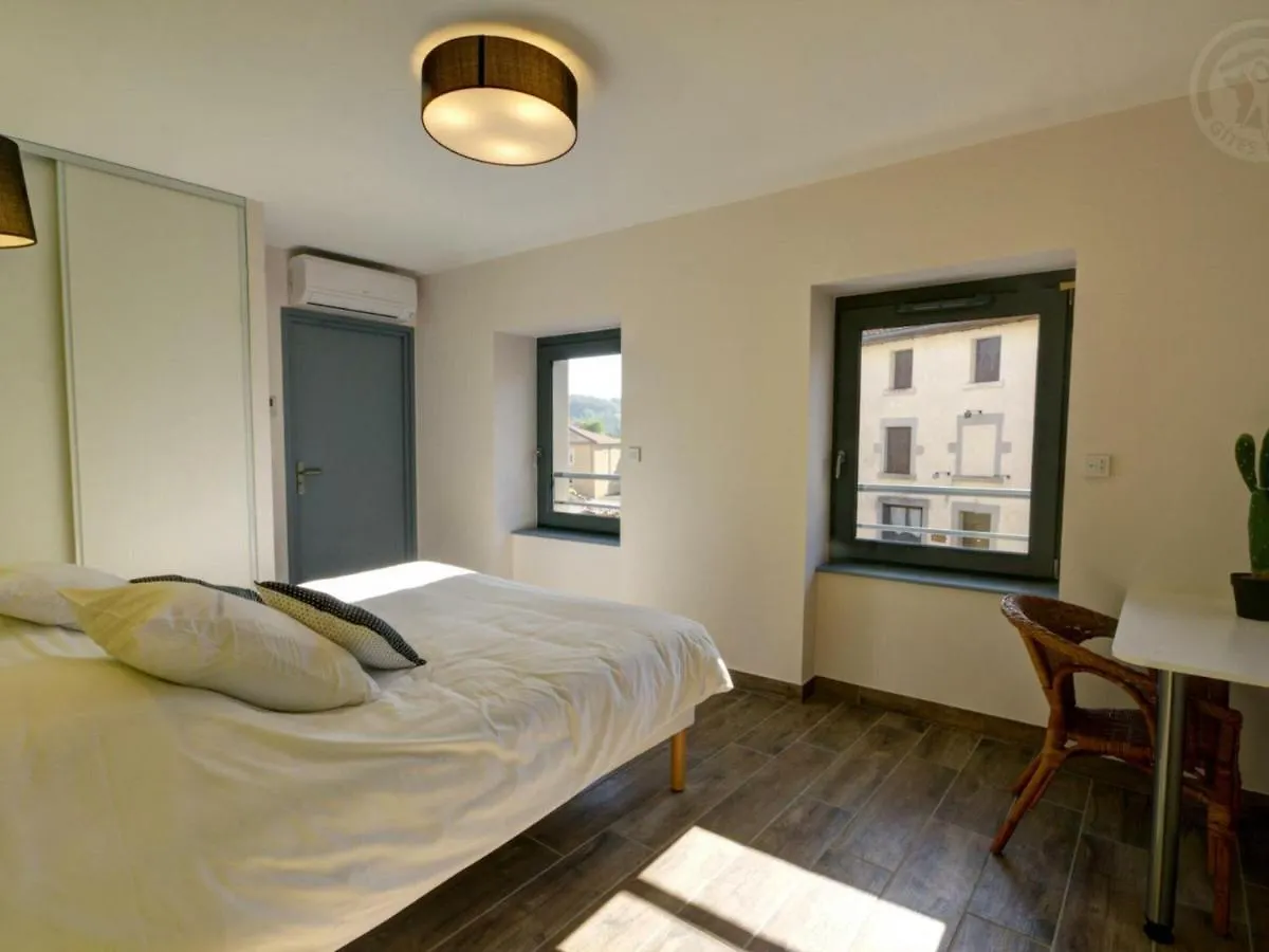 Gite Lumineux Avec Jardin, Jacuzzi, Et Equipements Modernes, Ideal Pour Sejours En Famille Ou Entre Amis - Fr-1-496-234 Montchal