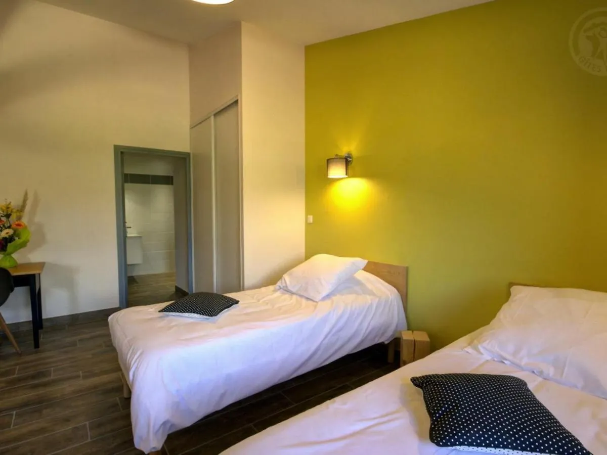 Holiday home Gite Lumineux Avec Jardin, Jacuzzi, Et Equipements Modernes, Ideal Pour Sejours En Famille Ou Entre Amis - Fr-1-496-234 Montchal