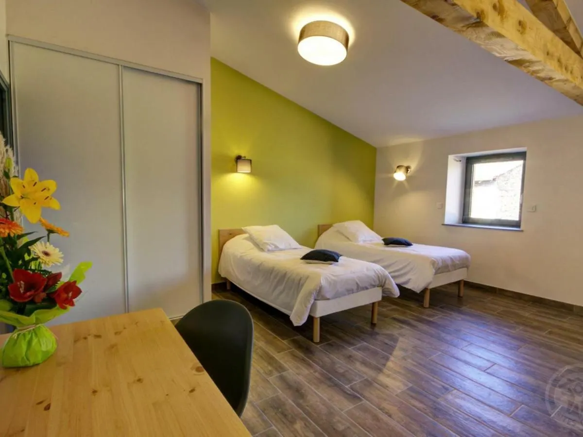 Gite Lumineux Avec Jardin, Jacuzzi, Et Equipements Modernes, Ideal Pour Sejours En Famille Ou Entre Amis - Fr-1-496-234 Montchal Holiday home
