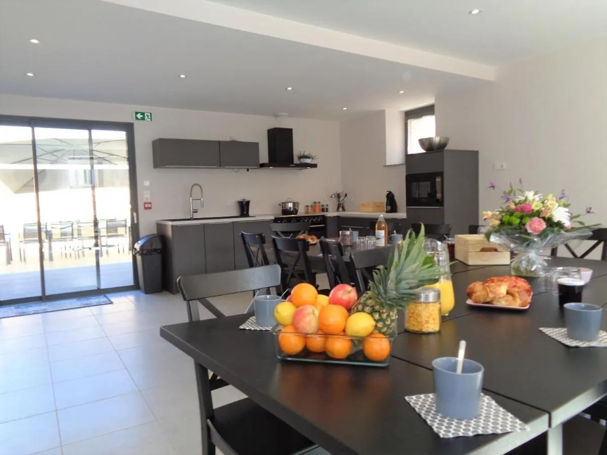 Gite Lumineux Avec Jardin, Jacuzzi, Et Equipements Modernes, Ideal Pour Sejours En Famille Ou Entre Amis - Fr-1-496-234 Montchal Holiday home